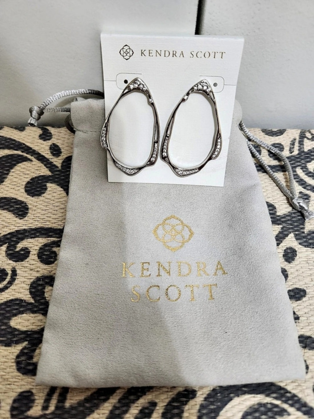 Kendra Scott Livi Frontal Hoop Earrings Silver Drop Earrings/ Cubic Zirconia